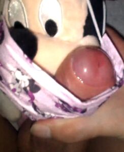 Minnie-mouse-quer-o-leite-de-seu-mestre-XVIDEOS-COM.mp4_snapshot_00.52_2024.11.26_08.23.49.jpg
